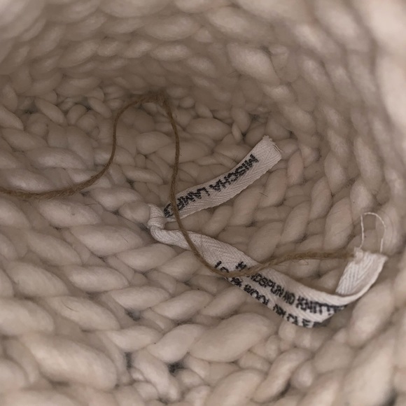 Mischa lampert beanie xl pom - Picture 3 of 4